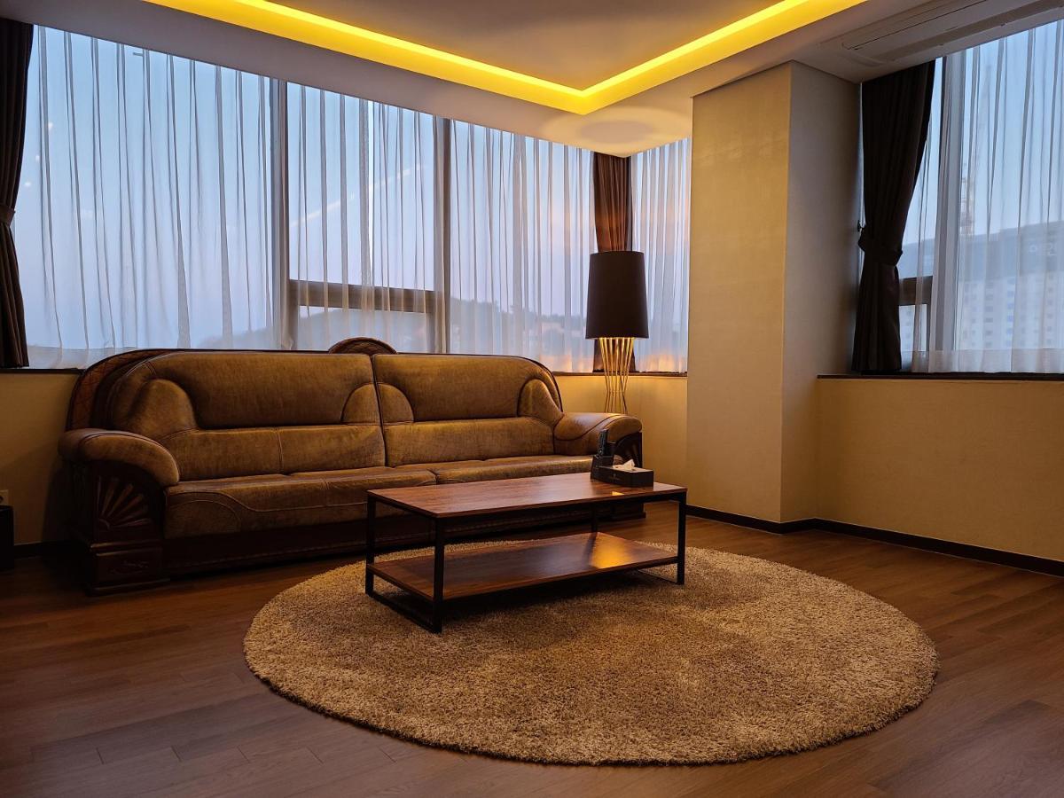 New Donghae Tourist Hotel Bagian luar foto