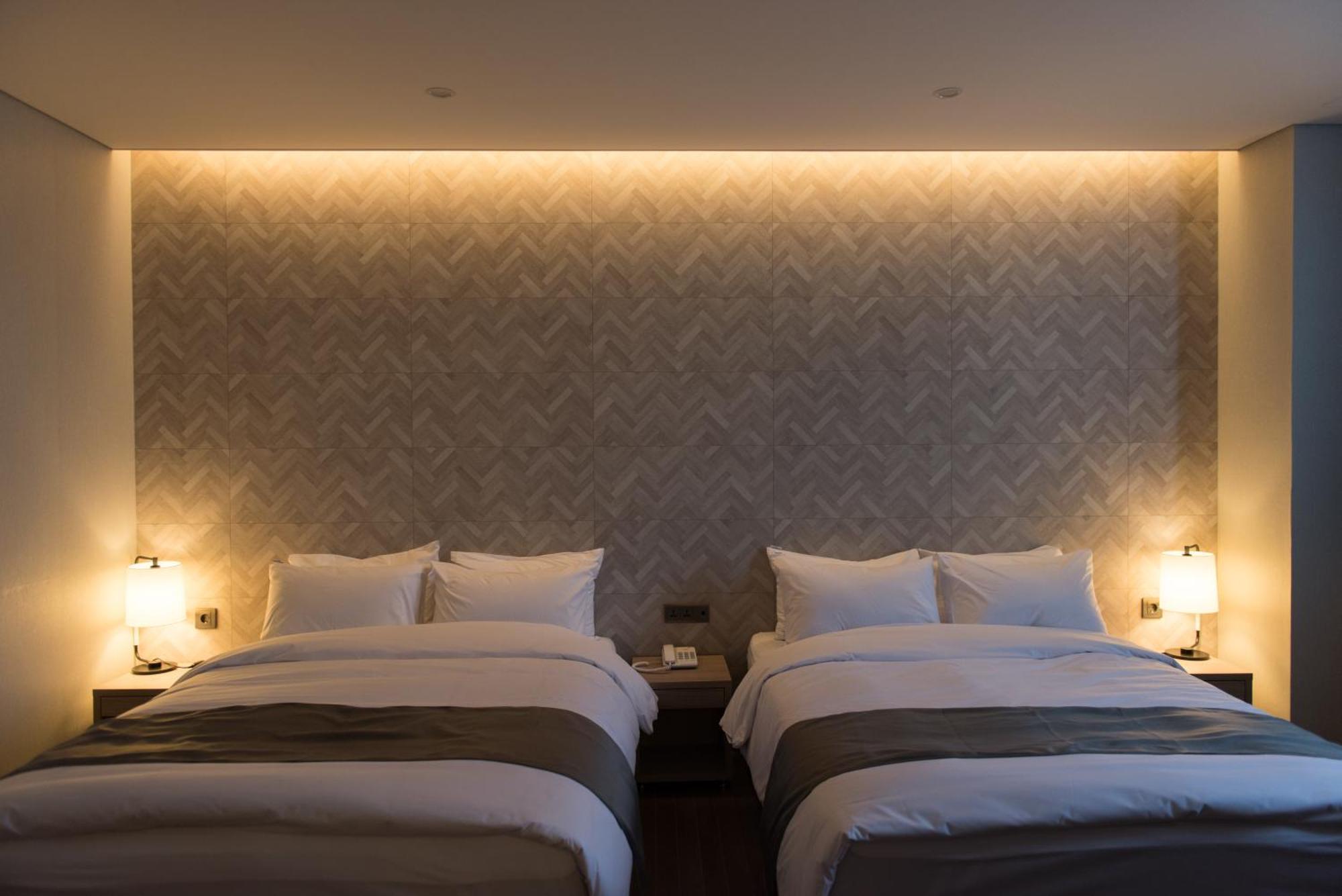 New Donghae Tourist Hotel Bagian luar foto