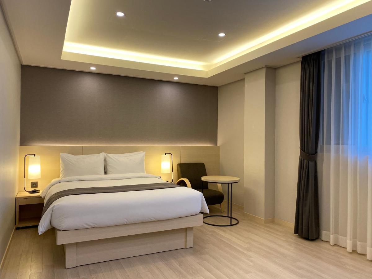 New Donghae Tourist Hotel Bagian luar foto